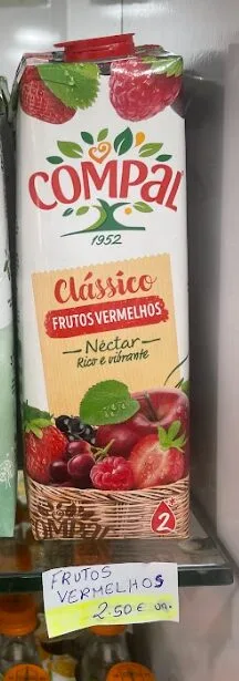 Compal Frutos Vermelhos (Tetrabrik) — Bacallá Fit, Sant Feliu de Llobregat
