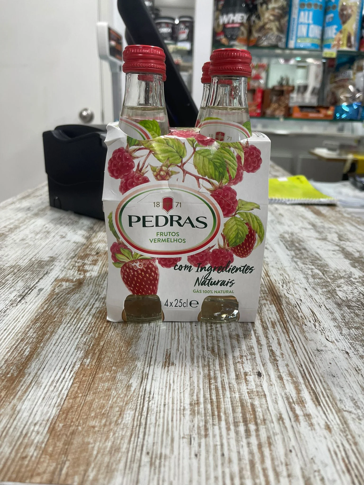 Pedras Frutos Vermelhos 4x25cl — Bacallá Fit, Sant Feliu de Llobregat